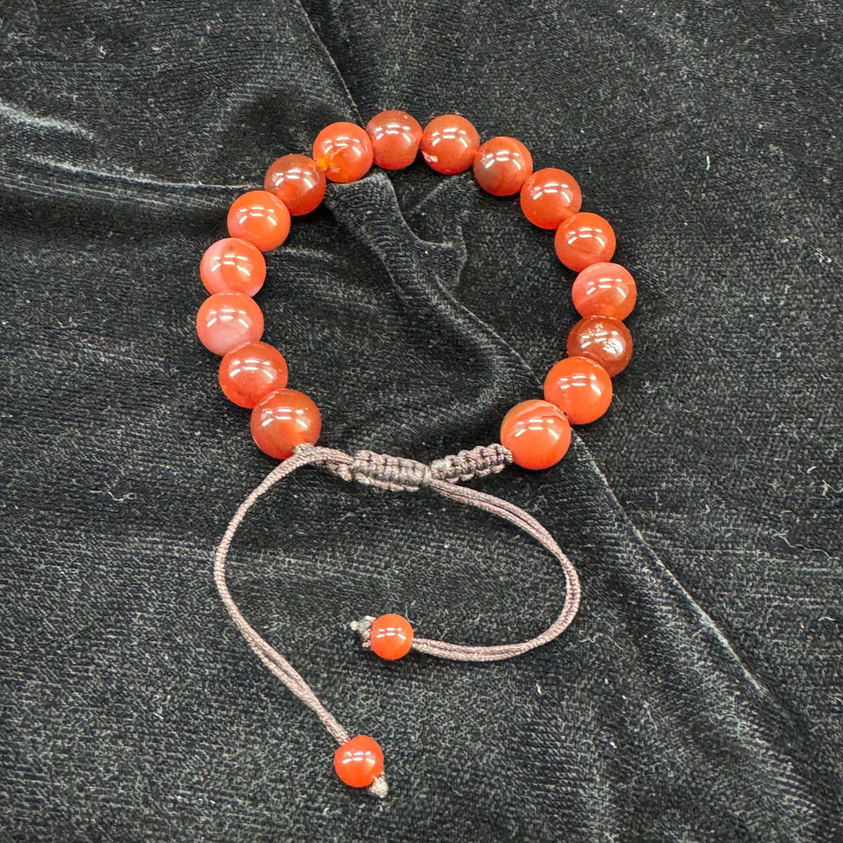 Red/Yamni Aeeq Stone Bracelet- Unisex – Free Size Fit for All (16 beads,10mm size)