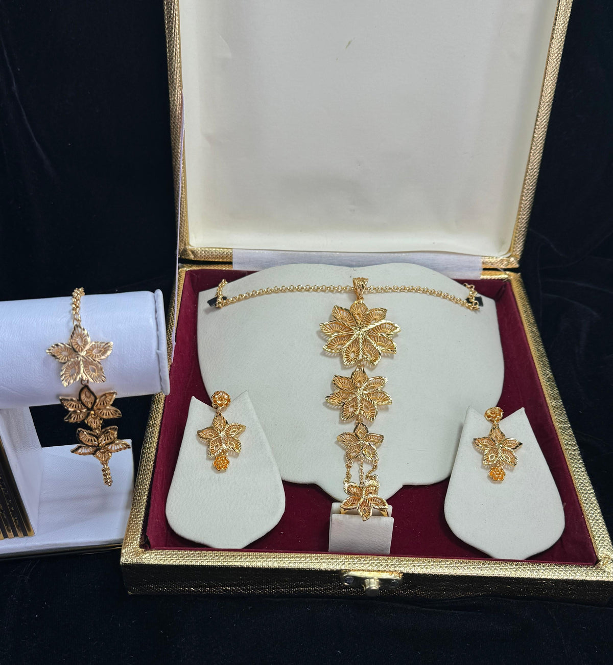 Sitara The Necklace Set By Stonage.