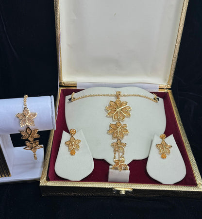 Sitara The Necklace Set By Stonage.