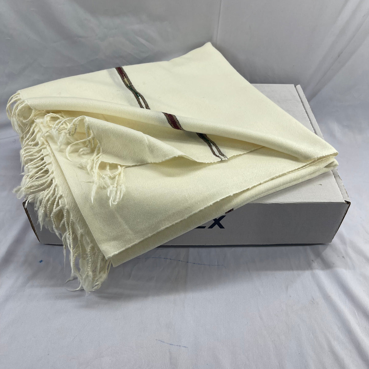 72 Count Premium Class (440 gram) Swati  Shawl Black Color ,“A Touch of Tradition  Includes a Complimentary Pakool!”