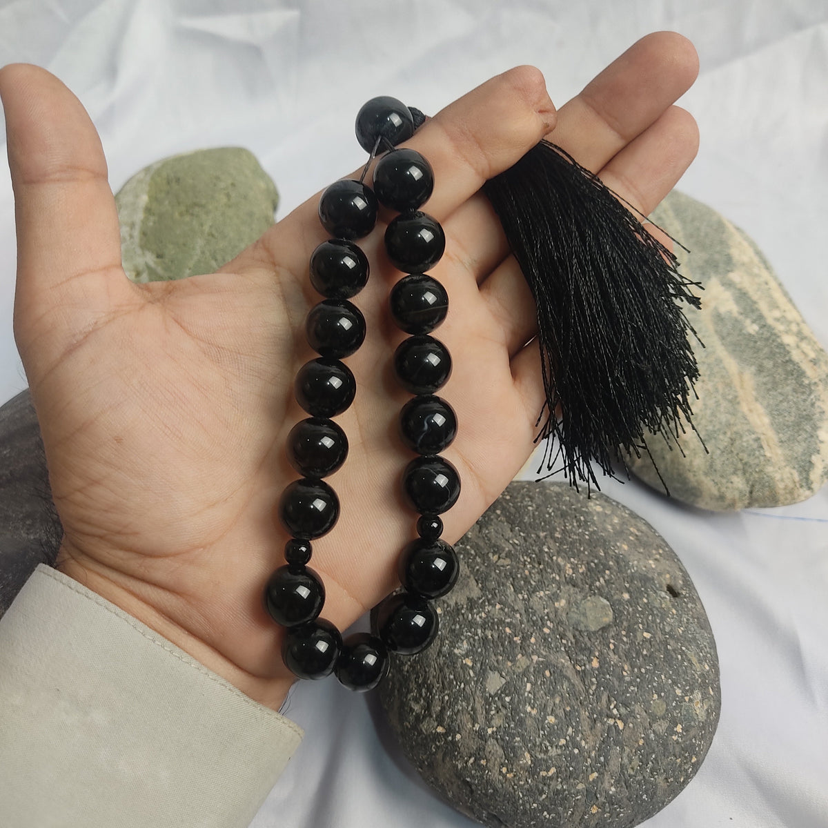 Black Aqeeq Tasbih 14 mm/ 17 Beads